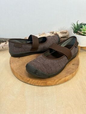 KEEN Lorelai MJ Brown Canvas Slip On Flats Size 9